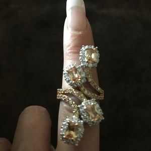 Gold ring custom jewelry